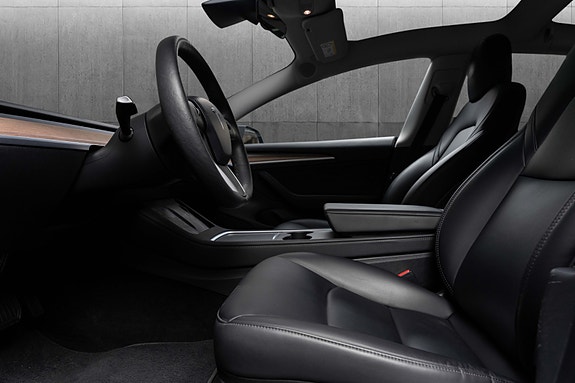 Tesla Model 3 20 of 30