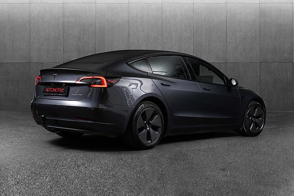 Tesla Model 3 6 of 30