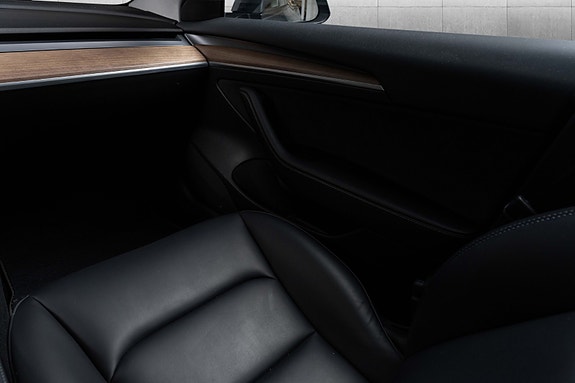 Tesla Model 3 27 of 30