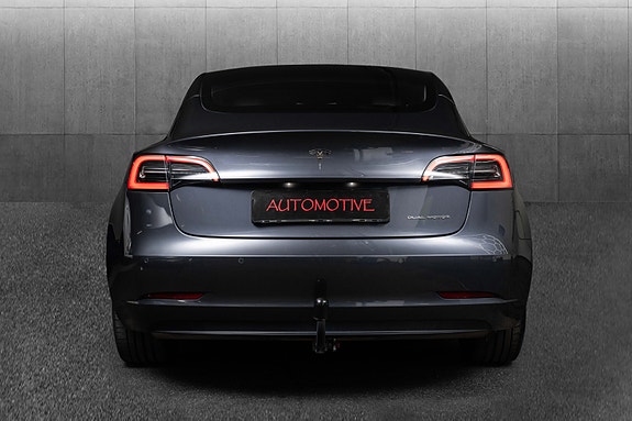 Tesla Model 3 8 of 30