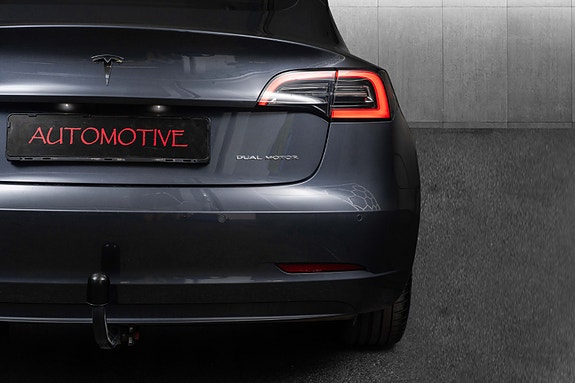 Tesla Model 3 9 of 30