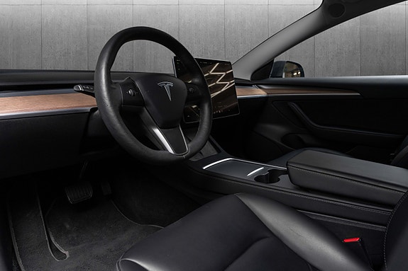 Tesla Model 3 22 of 30