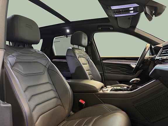 Volkswagen Touareg 12 of 30