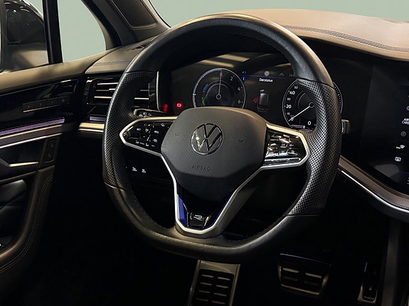 Volkswagen Touareg 17 of 30