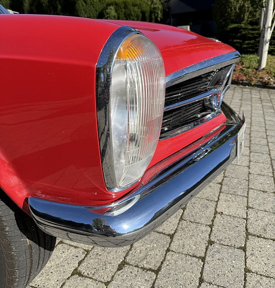 Mercedes-Benz 230 SL 7 of 16