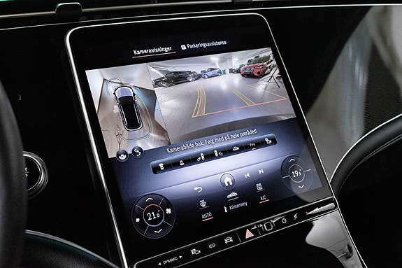 Mercedes-Benz EQE SUV 18 of 23