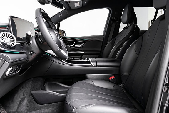 Mercedes-Benz EQE SUV 13 of 23