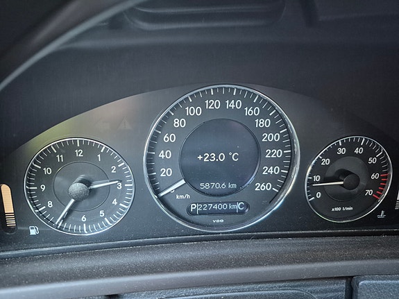 Mercedes-Benz CLK200 19 of 20
