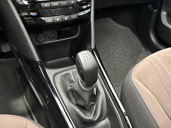 Peugeot 2008 16 of 23
