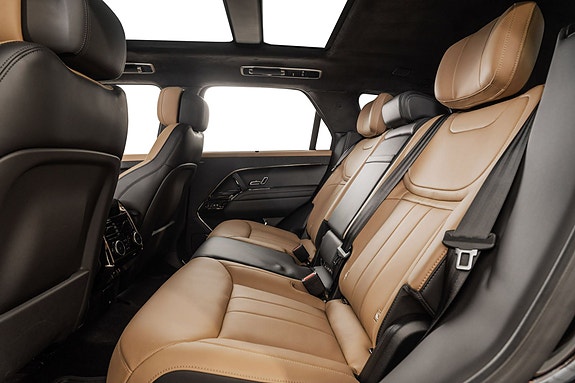 Land Rover Range Rover Sport 17 of 30
