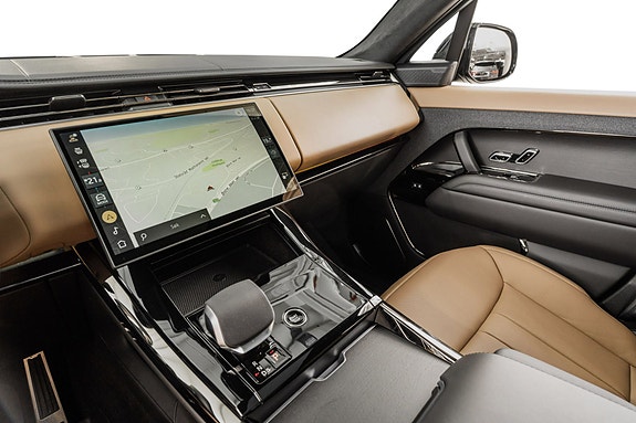 Land Rover Range Rover Sport 12 of 30