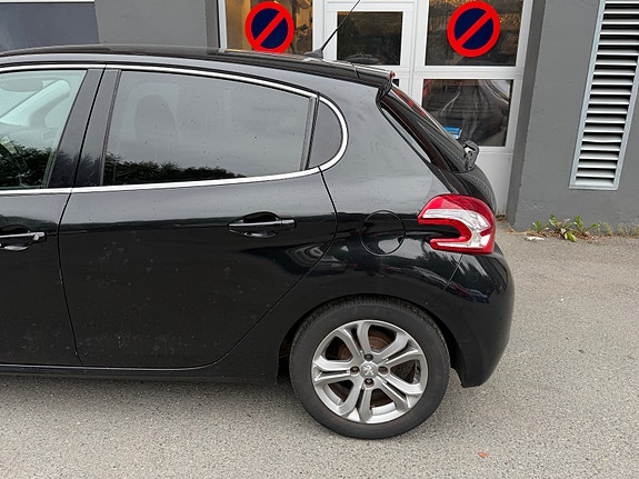 Peugeot 208 10 of 22