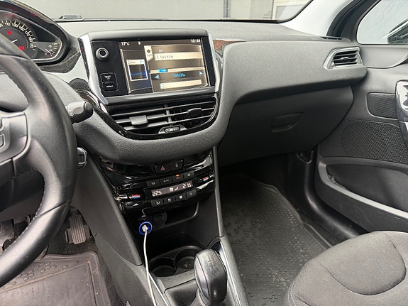 Peugeot 208 17 of 22