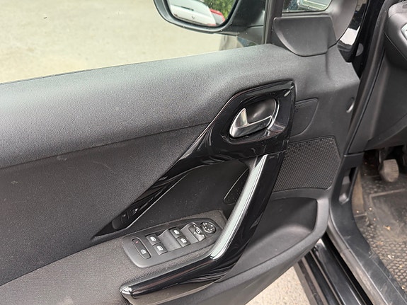 Peugeot 208 21 of 22