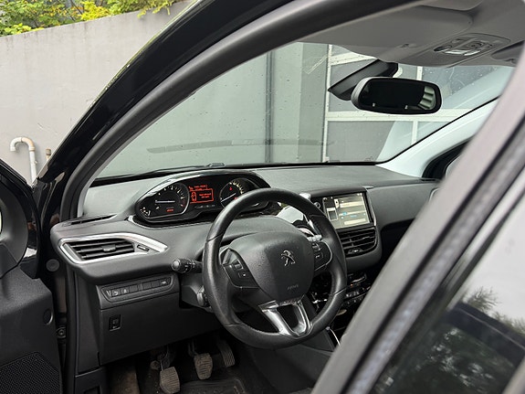 Peugeot 208 11 of 22