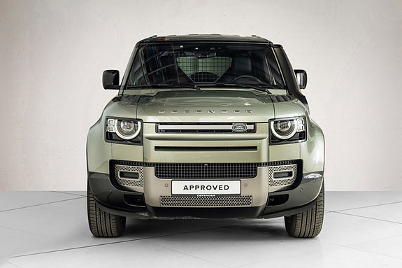 Land Rover Defender 110 5 of 30