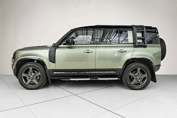 Land Rover Defender 110 2 of 30