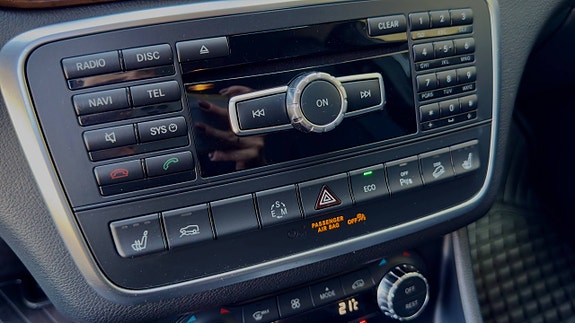 Mercedes-Benz GLA220 d 23 of 30