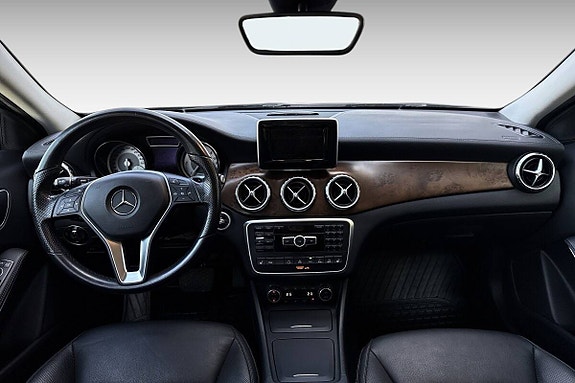 Mercedes-Benz GLA220 d 13 of 30
