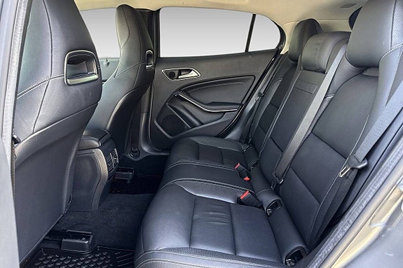 Mercedes-Benz GLA220 d 11 of 30