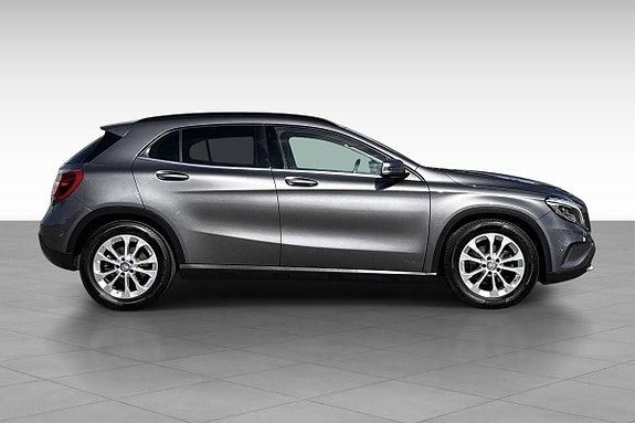 Mercedes-Benz GLA220 d 4 of 30