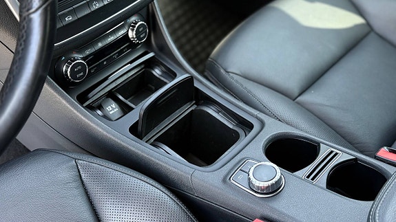 Mercedes-Benz GLA220 d 25 of 30