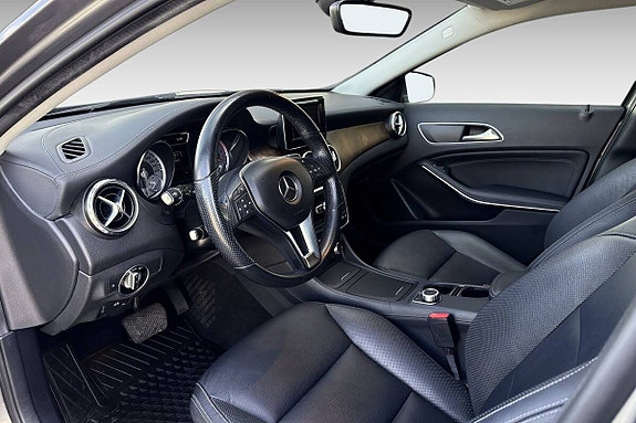 Mercedes-Benz GLA220 d 10 of 30