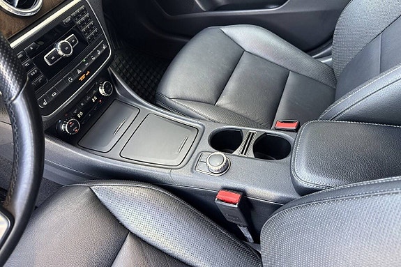 Mercedes-Benz GLA220 d 24 of 30