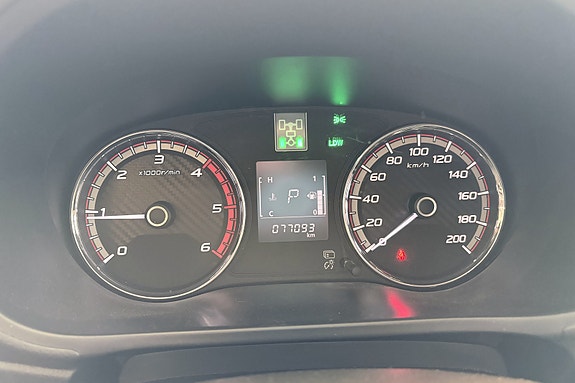 Mitsubishi L200 11 of 26