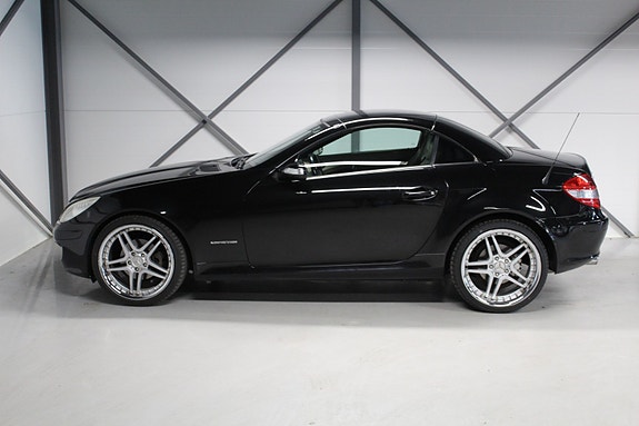 Mercedes-Benz SLK200 17 of 18
