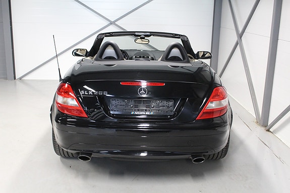 Mercedes-Benz SLK200 6 of 18