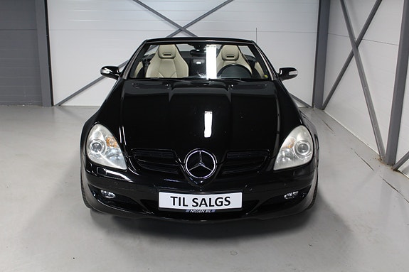 Mercedes-Benz SLK200 3 of 18