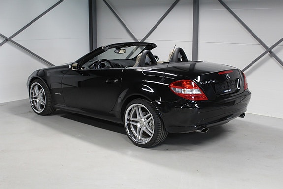 Mercedes-Benz SLK200 5 of 18