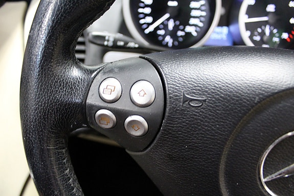 Mercedes-Benz SLK200 11 of 18