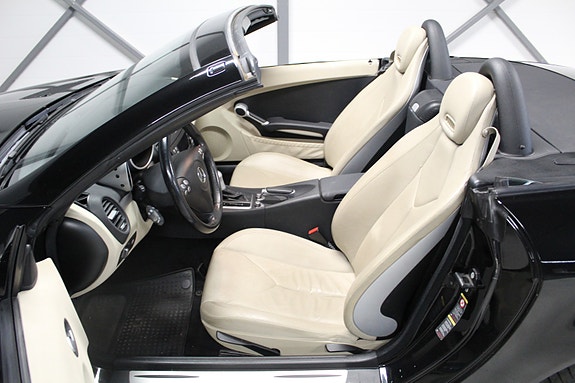 Mercedes-Benz SLK200 9 of 18