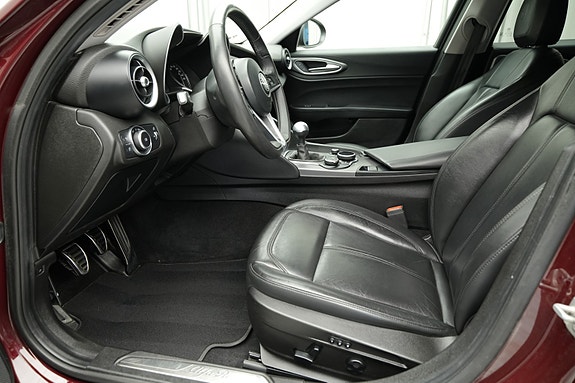 Alfa Romeo Giulia 18 of 30