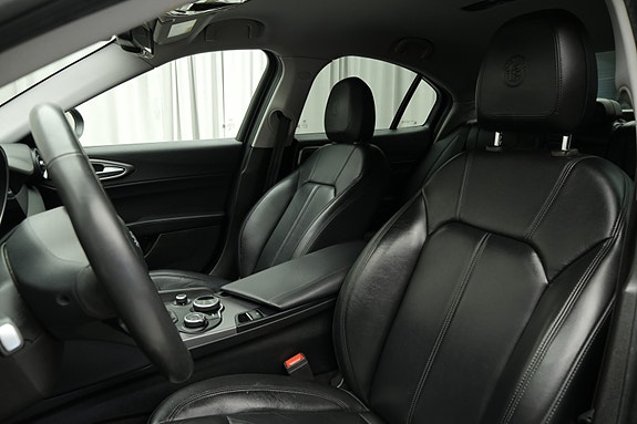 Alfa Romeo Giulia 20 of 30