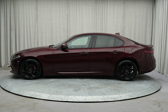 Alfa Romeo Giulia 3 of 30
