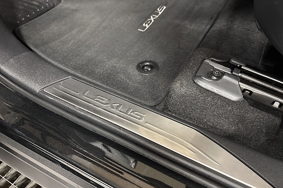 Lexus RZ500e 25 of 30