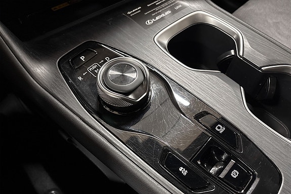 Lexus RZ500e 27 of 30