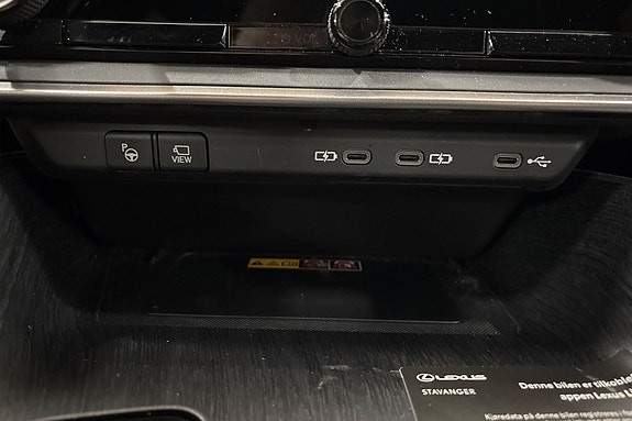 Lexus RZ500e 28 of 30