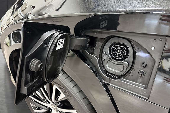 Lexus RZ500e 9 of 30