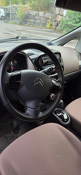 Citroen C-Zero 2 of 8