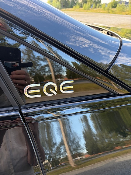 Mercedes-Benz EQE SUV 3 of 24
