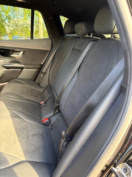 Mercedes-Benz EQE SUV 14 of 24