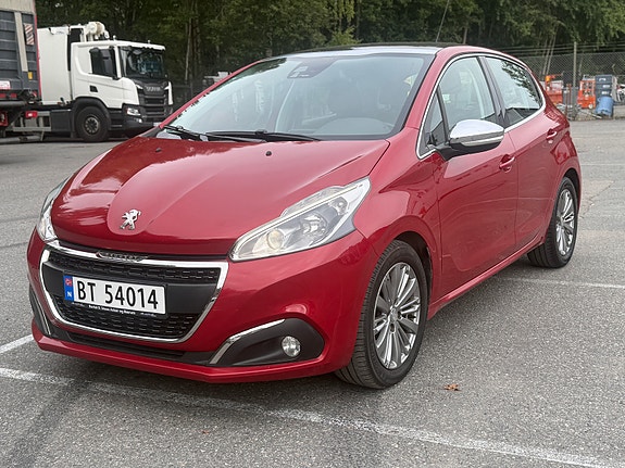 Peugeot 208 2 of 21