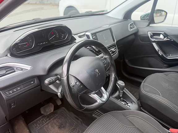 Peugeot 208 18 of 21