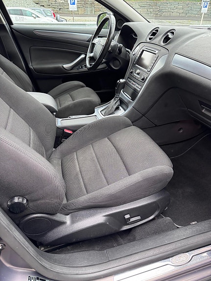 Ford Mondeo 16 of 30