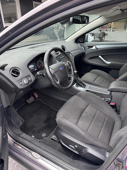 Ford Mondeo 15 of 30