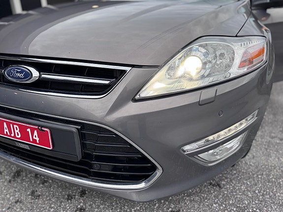Ford Mondeo 14 of 30